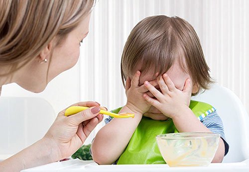 Biếng ăn và các cách xử lý của bố mẹ để con mau ăn chóng lớn
