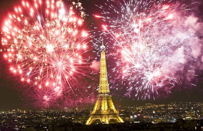 Hiếm có nơi nào tuyệt vời hơn Paris của nước Pháp để bạn tận hưởng một năm mới an lành.